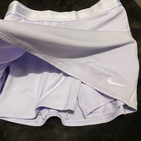 Nike skirt - Picture 2 of 4